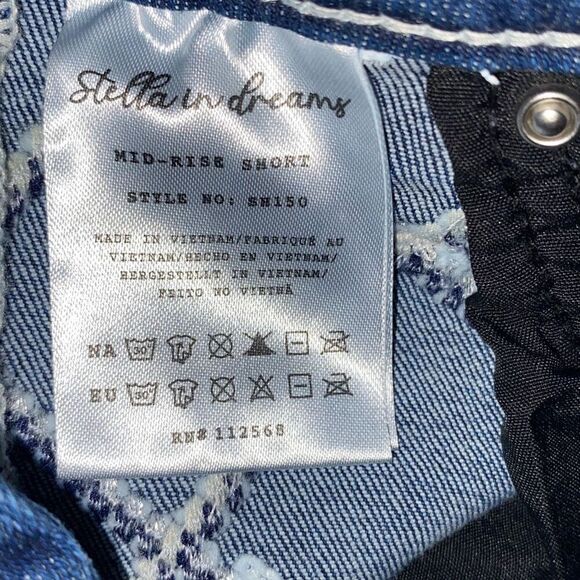 Stella In Dreams Women's Blue Mid Rise Embellished Fringe Jean Shorts Size 27 - Picture 8 of 8